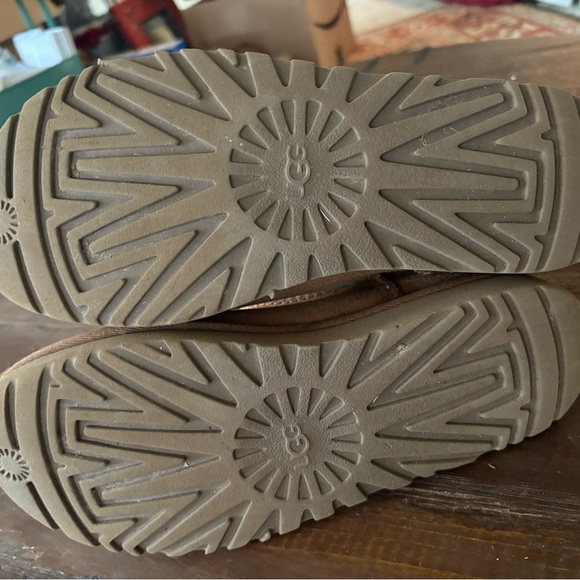 UGG Tan Shearling Boots - Picture 4 of 5